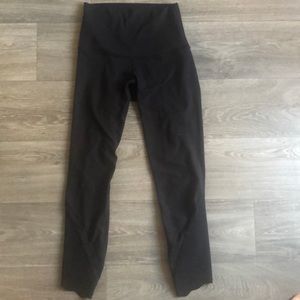 Lululemon Wunder Under Black Scallop - Size 4